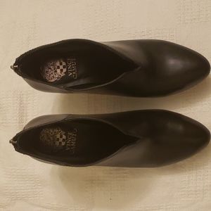 Vince Camuto Women's Shoes Back Zip Bootie Black
